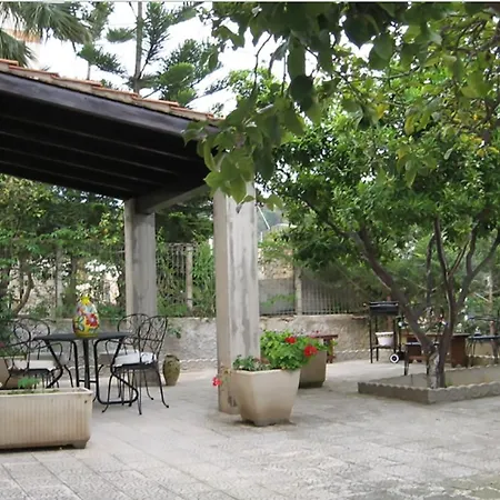 Apartment Comfortable In San Giorgio 90 M² + Private Garden Sciacca