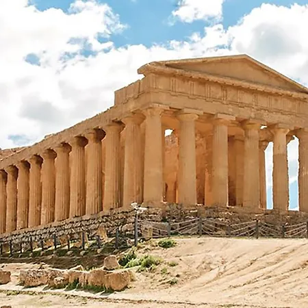 Apartment Comfortable In San Giorgio, 90 M² + Private Garden Sciacca