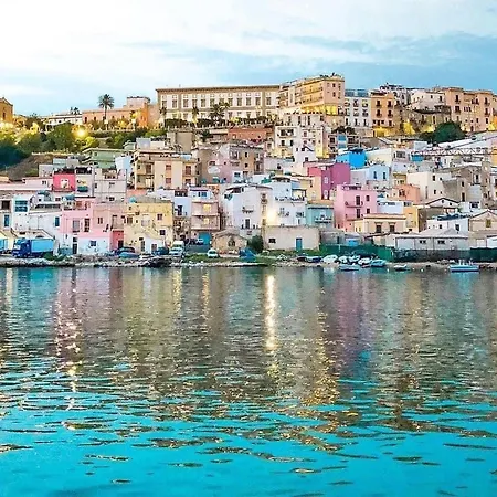 Comfortable In San Giorgio 90 M² + Private Garden Apartment Sciacca