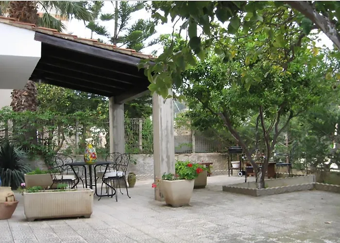 شقة Comfortable In San Giorgio, 90 M² + Private Garden شاكا