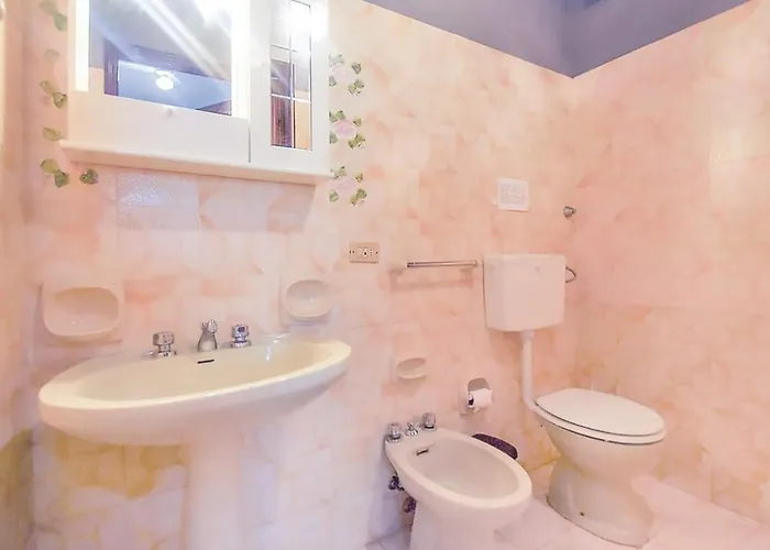 شقة Comfortable In San Giorgio, 90 M² + Private Garden شاكا